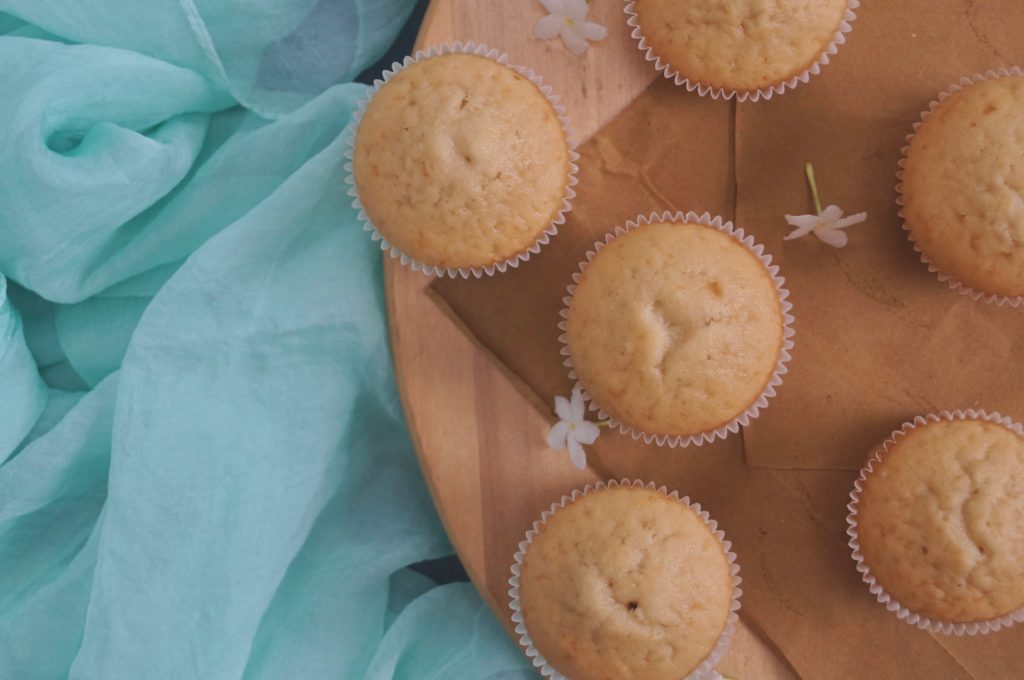 Basic Vanilla Cupcakes